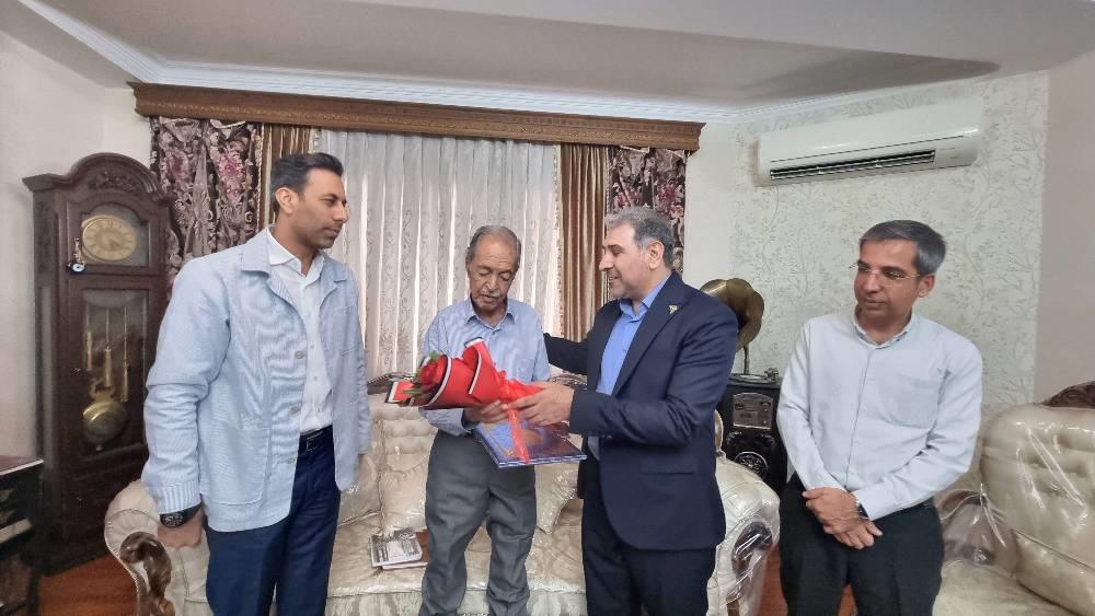 از دو بازنشسته نمونه استان هرمزگان تجلیل شد