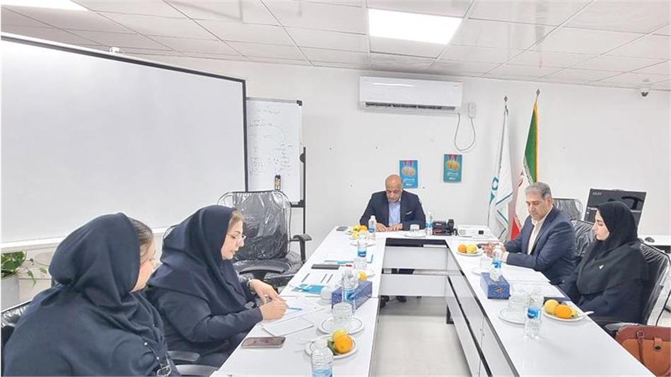 برگزاری جلسه مدیر صندوق بازنشستگی کشوری استان هرمزگان و مدیر بیمه دی در استان